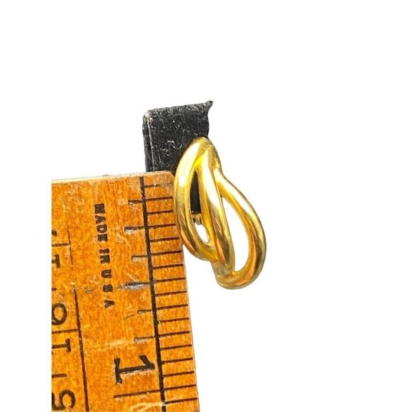 Vintage Napier Gold Tone Small Swirl Pin with matching screw back earring marked - Picture 6 of 10